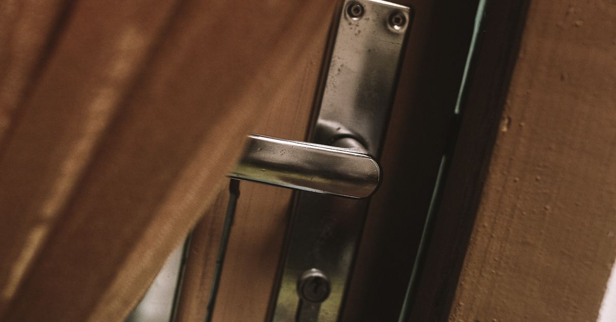 What a Proper Door Knob Lock Replacement Actually Involves — Pro Park NY Locksmith
